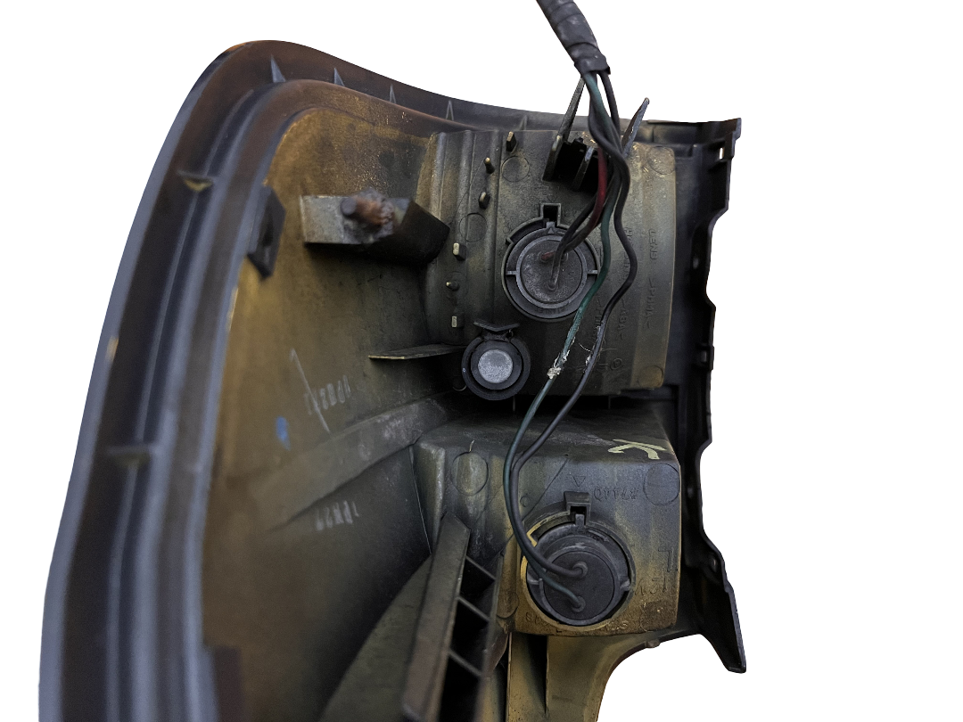 2003 to 2006 Subaru Baja Left Driver LH Side Tail Light OEM T1200 DW