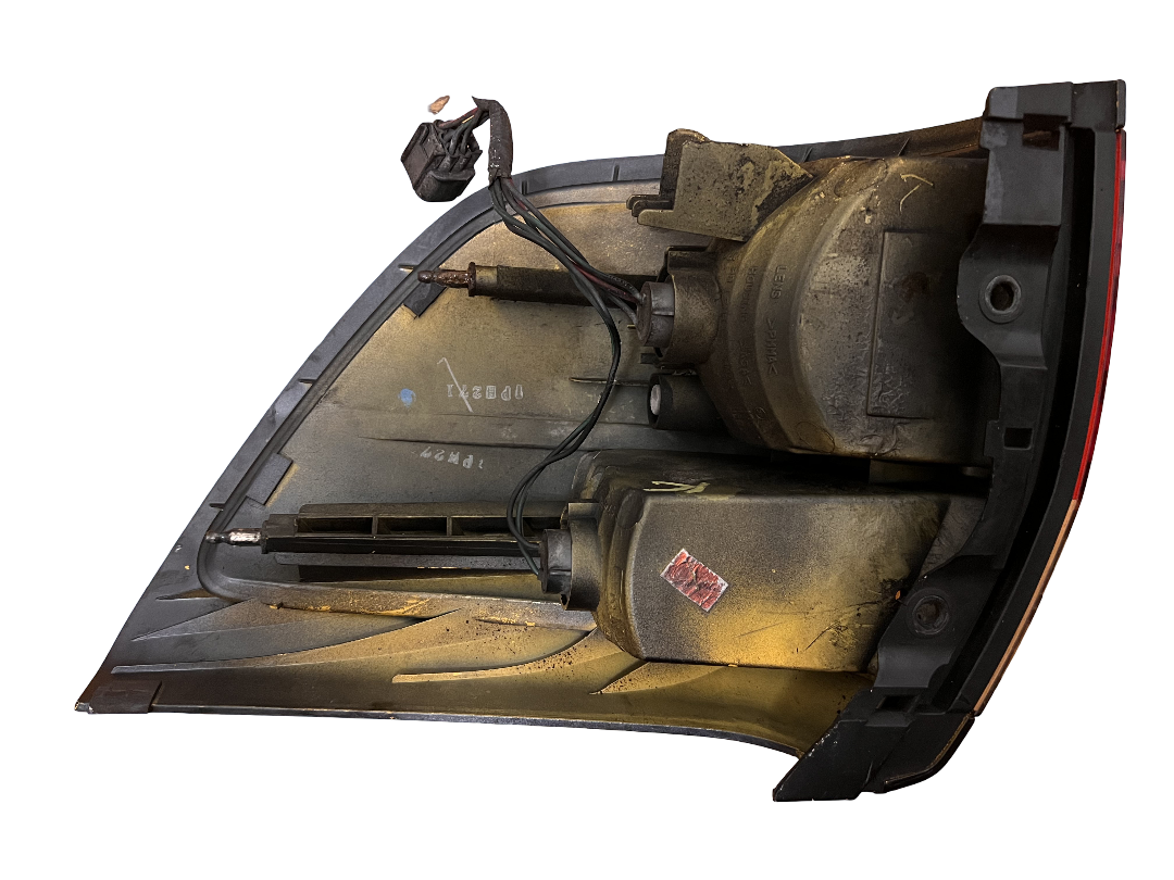 2003 to 2006 Subaru Baja Left Driver LH Side Tail Light OEM T1200 DW