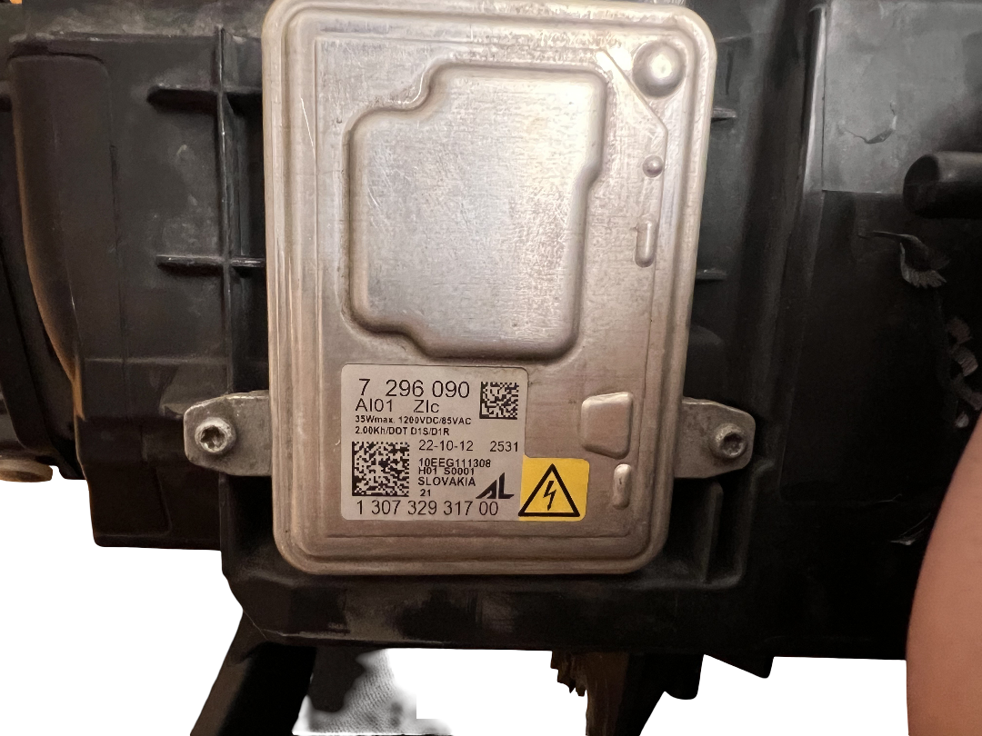 12-15 BMW F30 3-Series Right Passenger Side Xenon Headlight Complete Assy OEM