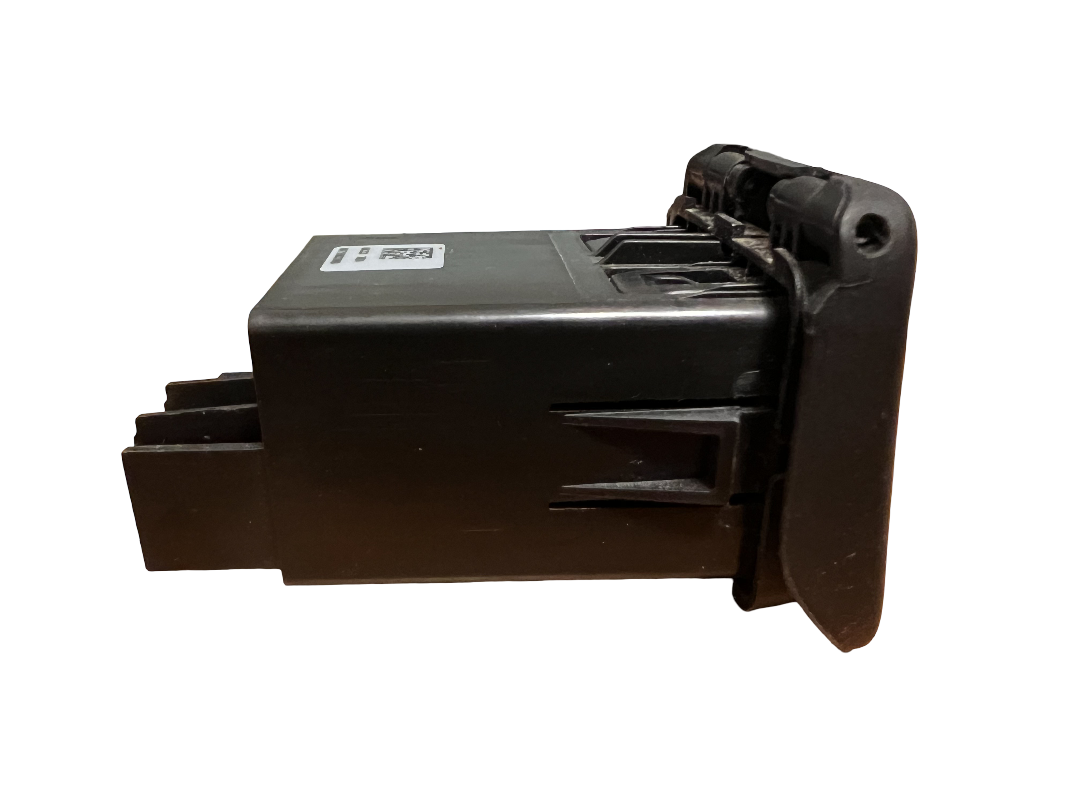 16-19 CHEVROLET CRUZE AUX AUXILIARY USB IN INPUT PLUG PORT JACK OEM