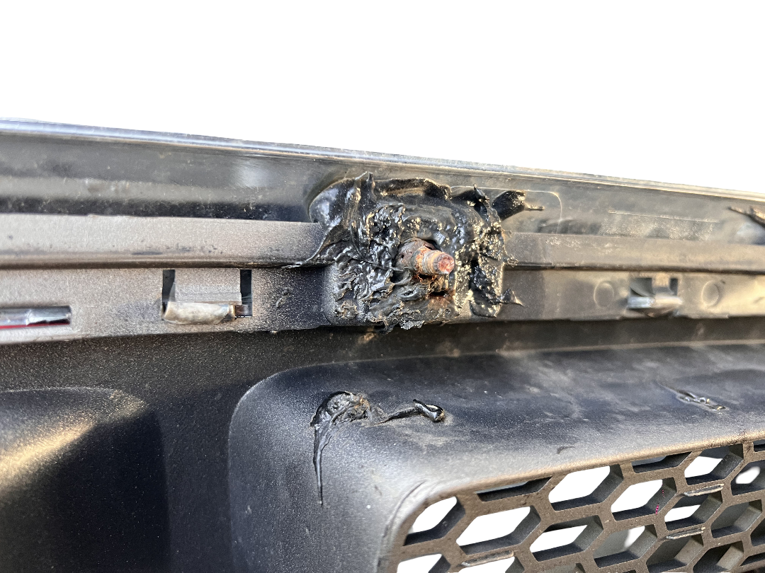 2004-2008  Ford F150 King Ranch Grille OEM